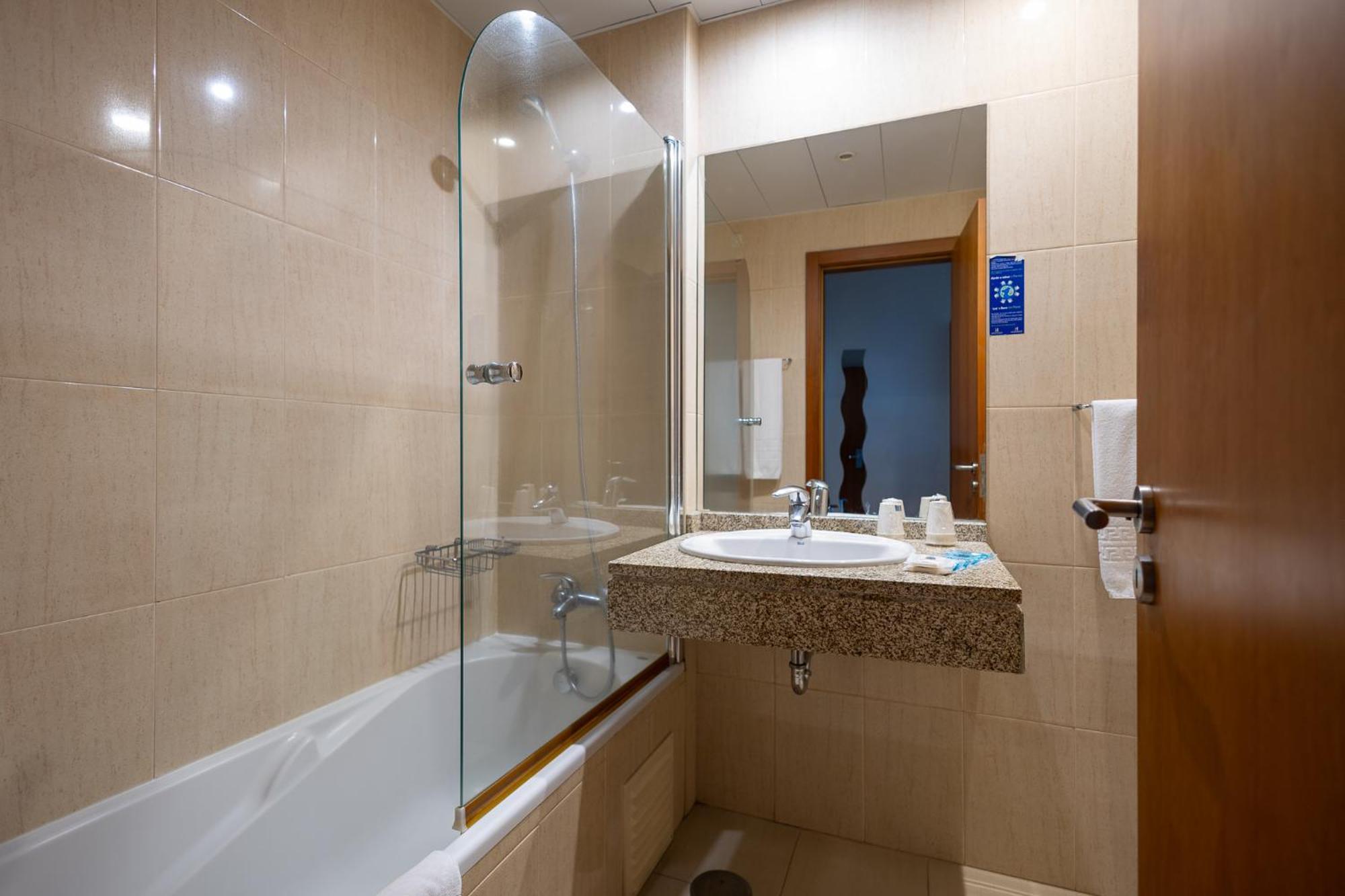 Hotel Apartamentos Geres Ribeiro ภายนอก รูปภาพ