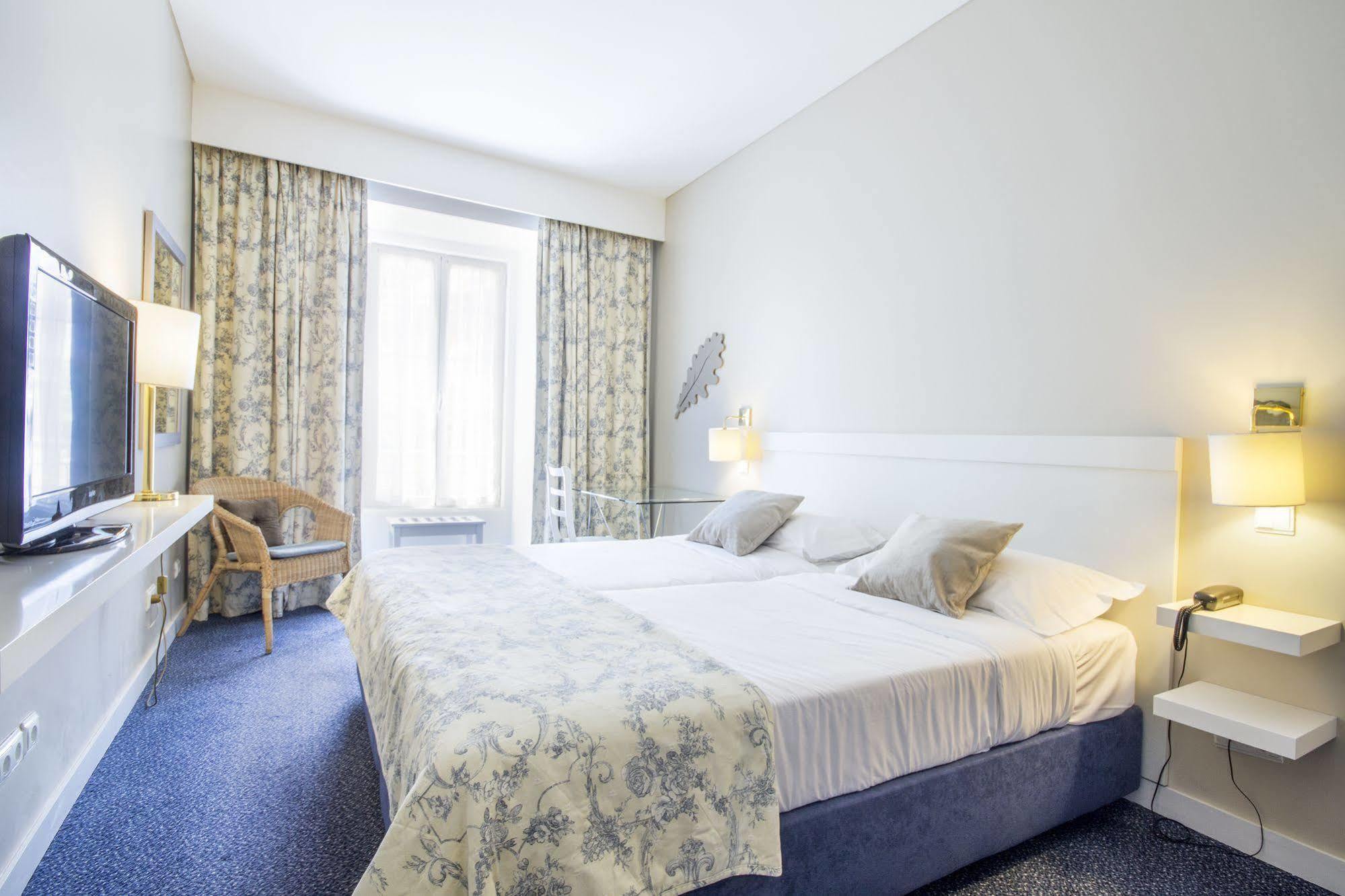 Hotel Apartamentos Geres Ribeiro ภายนอก รูปภาพ